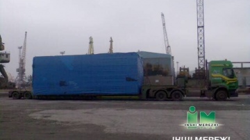 Transporting oversized and extra-heavy loads