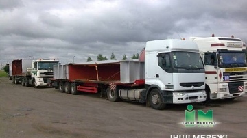 Transporting oversized and extra-heavy loads